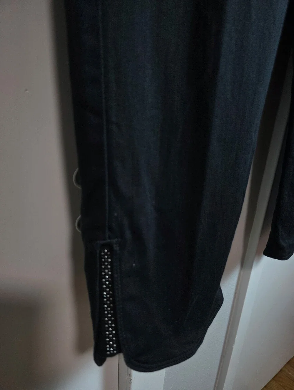 ​NYDJ Black Crop Jeans Size 12 Rhinestone Slit Hem Made in USA  Capris